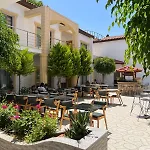 Nagas & Restaurant At Historical Part Of Lefkoşa