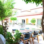 Nagas & Restaurant At Historical Part Of Otel Lefkoşa