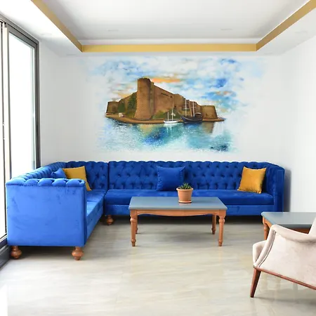 Nagas & Restaurant At Historical Part Of Никосия