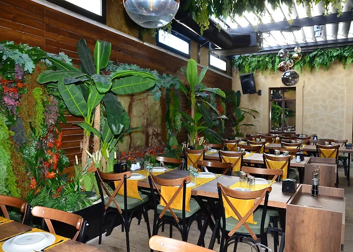 Hotell Nagas & Restaurant At Historical Part Of