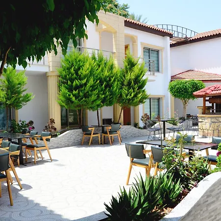 Nagas & Restaurant At Historical Part Of Nikozja