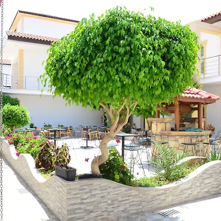 Nagas & Restaurant At Historical Part Of * Nikozja