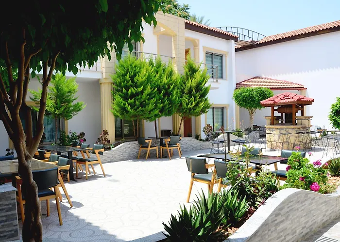 Nagas & Restaurant At Historical Part Of Nicosia