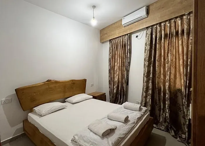 Hotell Nagas & Restaurant At Historical Part Of *